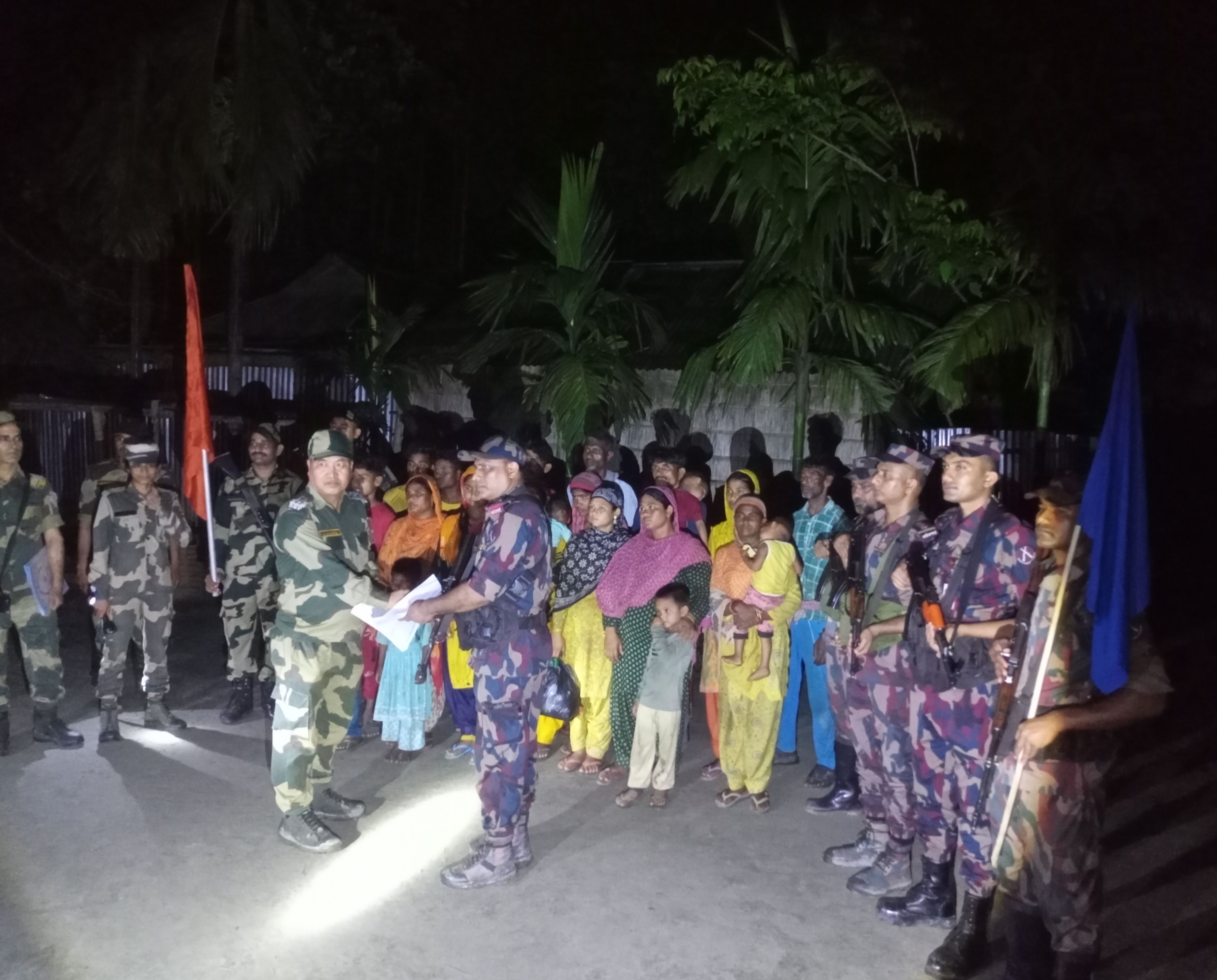 বিজিবি-বিএসএফ পতাকা বৈঠকে কুড়িগ্রামের ২৪ নাগরিকের প্রত্যাবর্তন