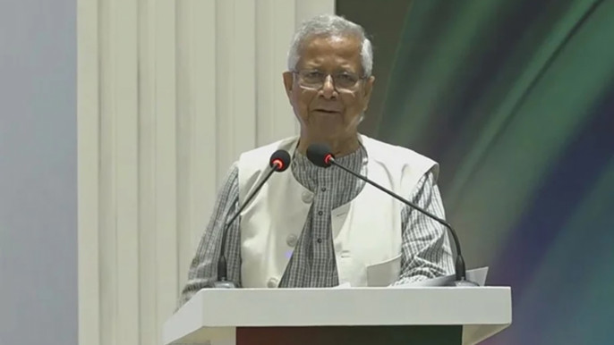 বাংলাদেশকে ম্যানুফ্যাকচারিং হাব বানাতে চীনা বিনিয়োগকারীদের প্রতি প্রধান উপদেষ্টার আহ্বান