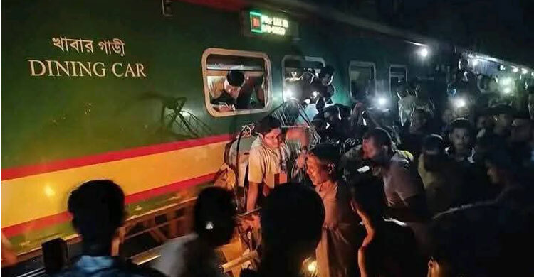 কালুরঘাট সেতুতে ট্রেন-অটোরিকশা-বাইক সংঘর্ষের ঘটনায় নিহত বেড়ে ৩