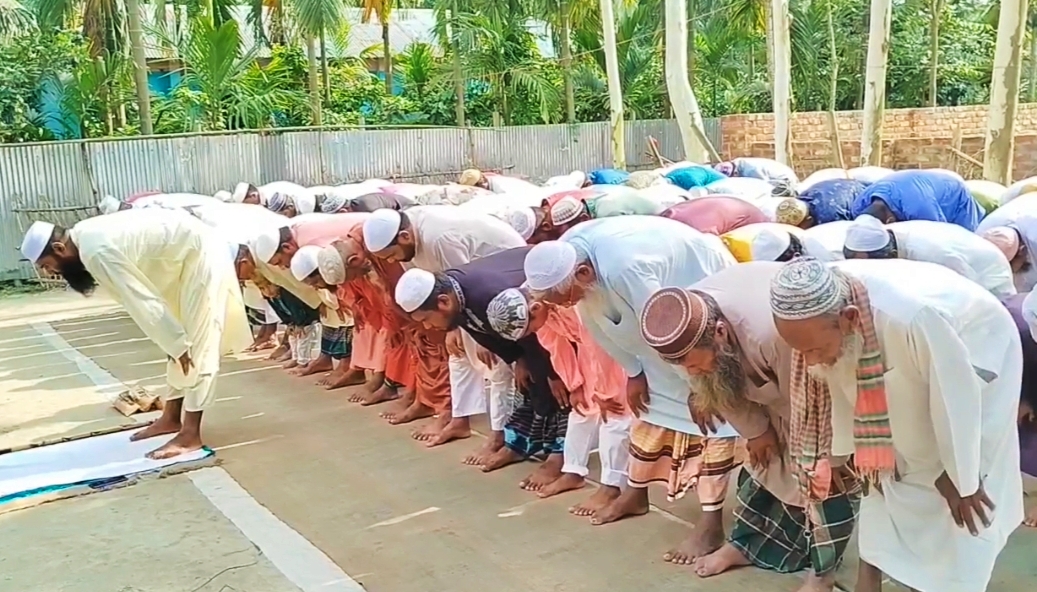 সৌদি আরবের সঙ্গে মিল রেখে ফুলবাড়ীতে ঈদুল আজহা উদযাপন