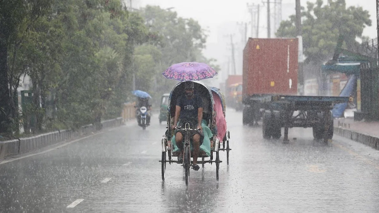 সারা দেশে বৃষ্টিপাতের প্রবণতা, ঢাকায় হালকা থেকে মাঝারি বৃষ্টির আভাস