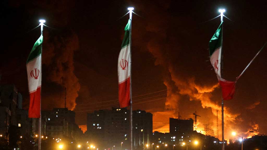 তেহরান থেকে দূতাবাসকর্মী ও বাংলাদেশি নাগরিকদের সরিয়ে নিচ্ছে সরকার