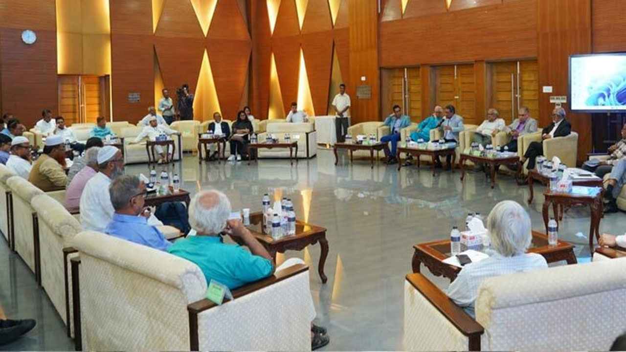 ন্যূনতম ছাড় দেওয়ার জায়গায় আসুন, রাজনৈতিক দলগুলোকে আলী রীয়াজ