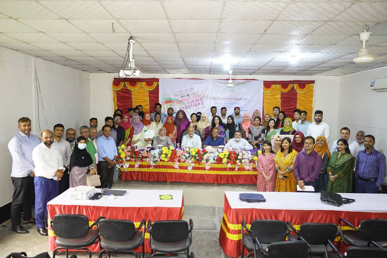 বাকৃবিতে ফুড সেফটি ম্যানেজমেন্ট ইন্টার্নশিপের সনদ বিতরণ