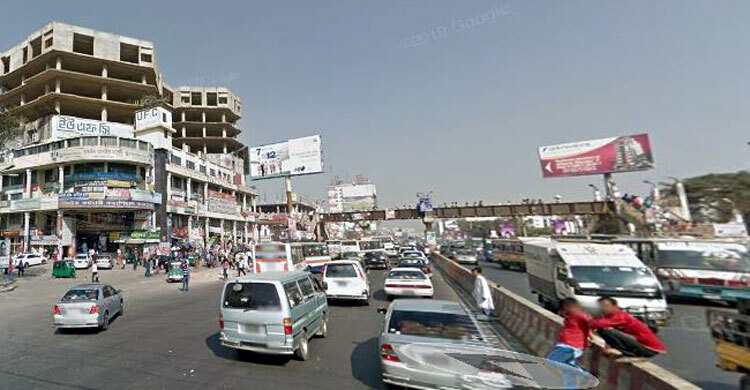 উত্তরায় দাঁড়িয়ে থাকা মানুষের ওপর উঠে গেলো ট্রাক, ৩ জনের মৃত্যু