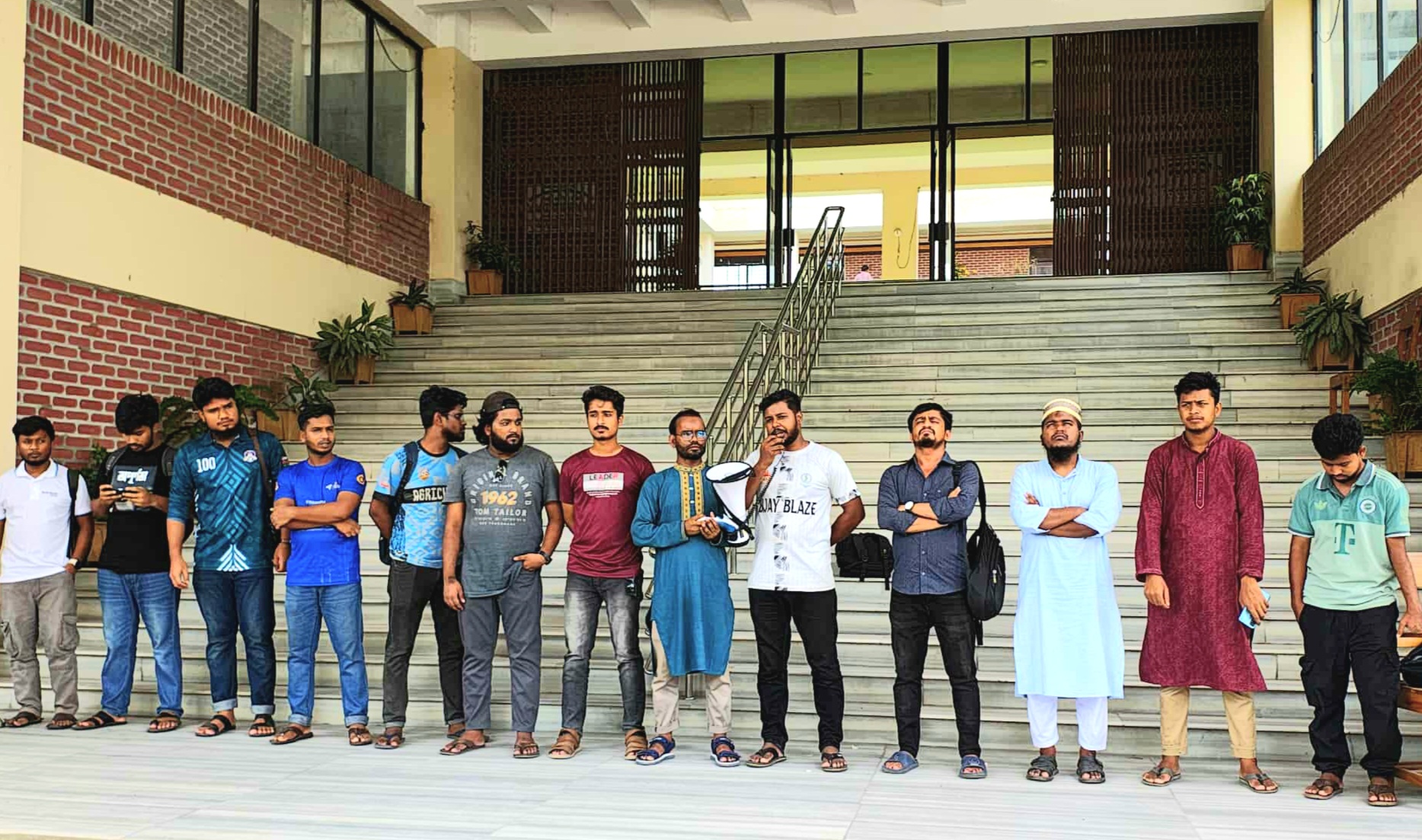 ২৪ ঘণ্টার আল্টিমেটাম দিল হাবিপ্রবি বৈবিছাআ