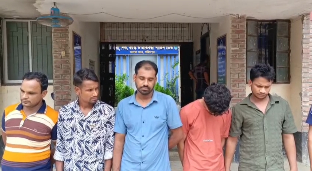 ফরিদপুরের সালথায় ইয়াবাসহ পাঁচজন আটক