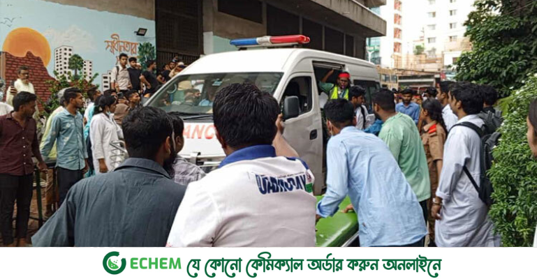 ছুটি শেষে শিক্ষার্থীদের লাইন করাচ্ছিলেন, ঠিক তখনই আগুনে ঝলসে গেলেন শিক্ষক