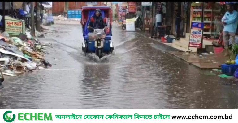 ৩ ঘন্টার বৃষ্টিতে ডুবল নোয়াখালী শহর, দুর্ভোগ চরমে