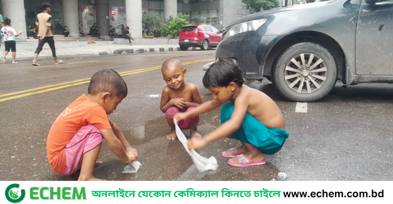 হাসির ছবির পেছনে লুকিয়ে থাকা পথের গল্প