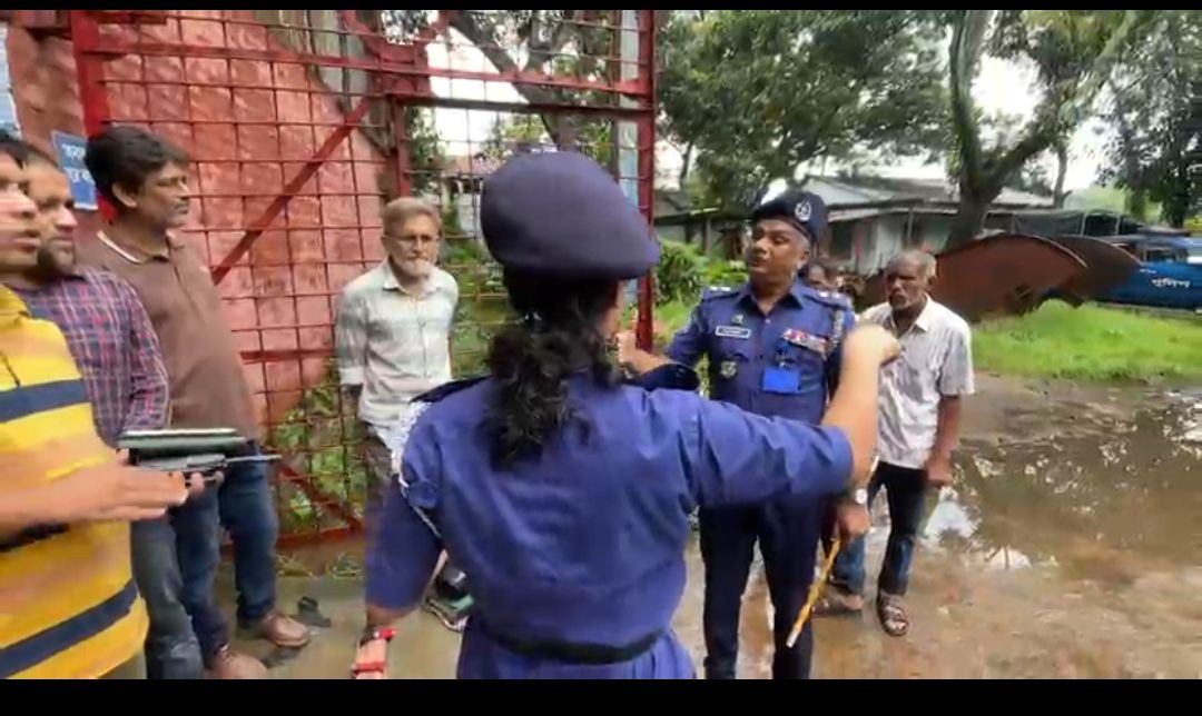 নাটোর চিনিকলে দুর্ধর্ষ ডাকাতিতে প্রায় কোটি টাকার মালামাল লুট, নৈশপ্রহরিসহ ২ জনকে অব্যাহতি