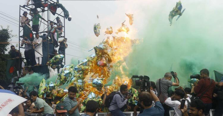 মানিক মিয়া অ্যাভিনিউতে অনুষ্ঠানস্থলে বেলুন বিস্ফোরণ, আহত ১০