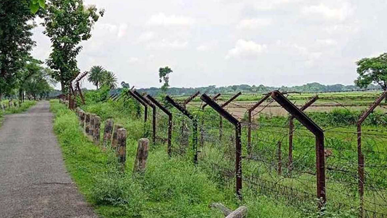 ঠাকুরগাঁও সীমান্তে বিএসএফের হাতে বাবা ও তিন ছেলে আটক