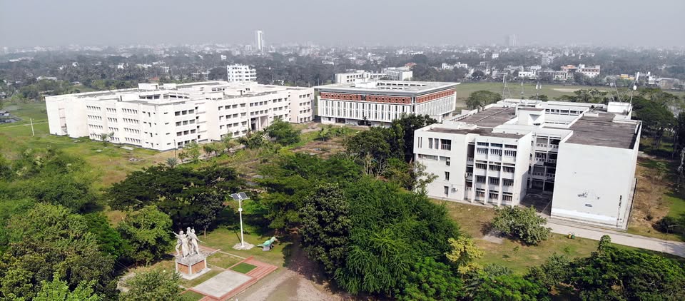 খুবির বুকের মধ্যে গল্লামারী মৎস্য খামার, অধিগ্রহণের দাবি