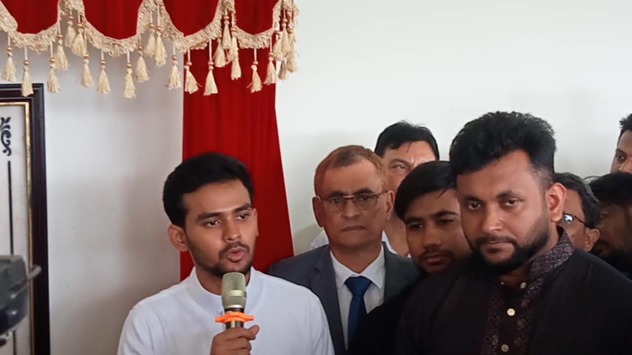 খেলাধুলার মাধ্যমে মাদকসহ সমাজের অশুভ কাজ থেকে বেড়িয়ে আসা সম্ভব: উপদেষ্টা আসিফ