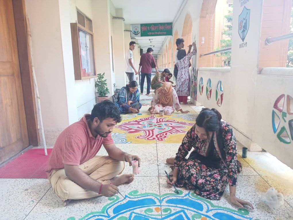 নবীনদের বরণে নতুন রুপে সেজেছে বরিশাল বিশ্ববিদ্যালয়