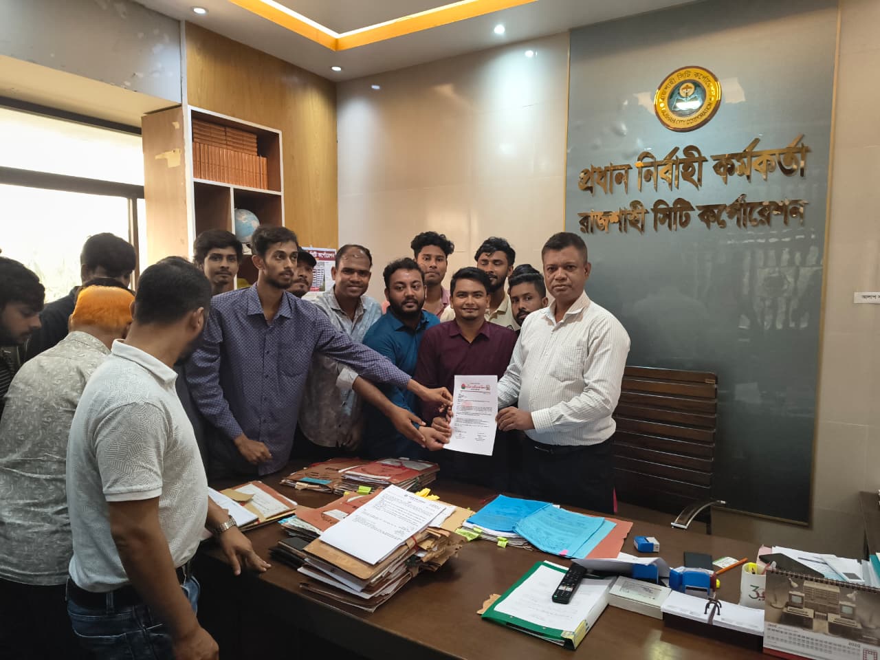 রাজশাহী কলেজে ম্যানহোল অব্যবস্থাপনা নিরসনে ছাত্রদলের স্মারকলিপি