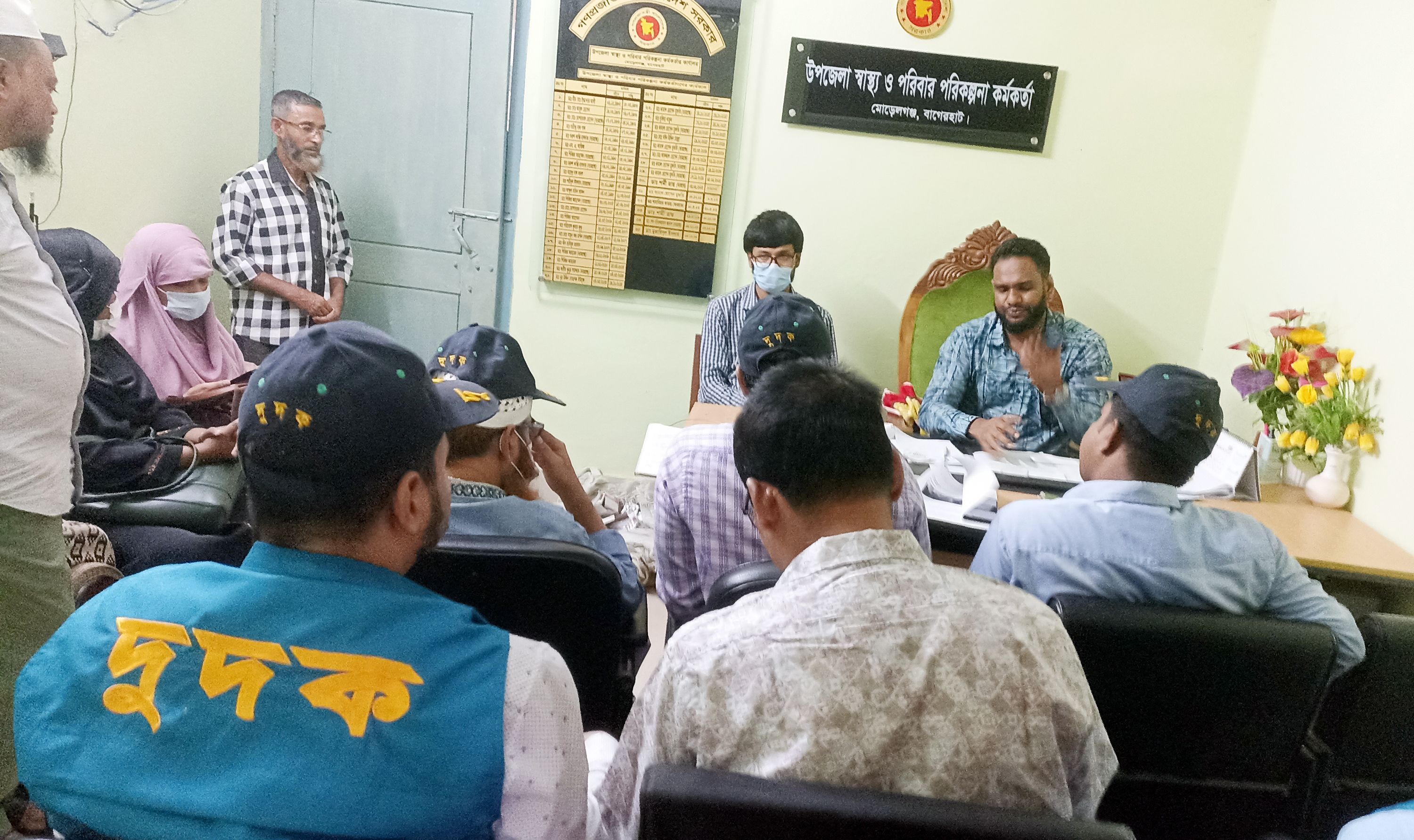 মোরেলগঞ্জ উপজেলা স্বাস্থ্য কমপ্লেক্সে অনিয়ম ও দুর্নীতির অভিযোগে দুদকের অভিযান