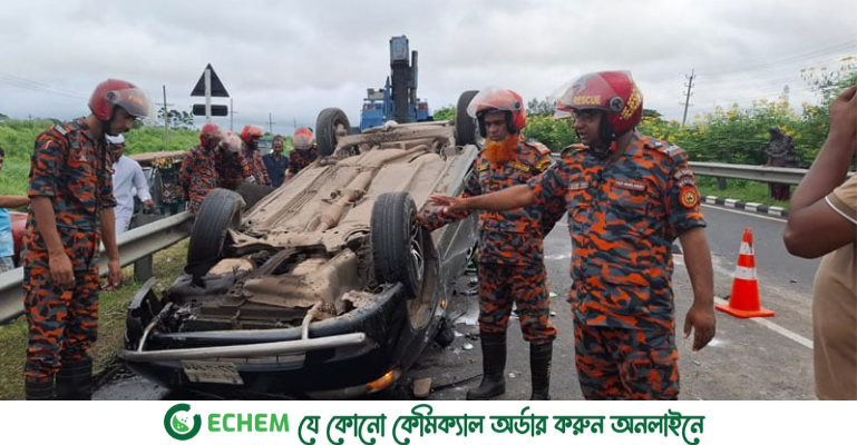 এক্সপ্রেসওয়েতে প্রাইভেট কার উল্টে তিনজন নিহত