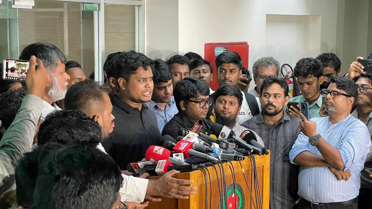 রুমিন ফারহানা বিএনপির ‘আ.লীগ বিষয়ক সম্পাদক’ : হাসনাত আবদুল্লাহ