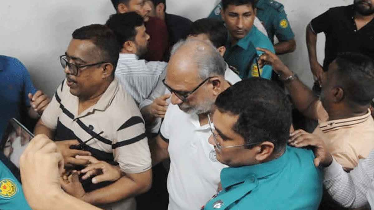 লতিফ সিদ্দিকীসহ পুলিশের হাতে সোপর্দ সবাইকে নেওয়া হয়েছে ডিবি কার্যালয়ে