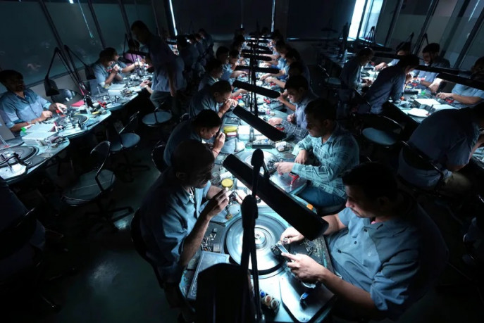 ট্রাম্পের ‘আমেরিকা ফার্স্ট’ নীতি যেভাবে ভারতের ‘মেক ইন ইন্ডিয়া’ নীতি ও মানুষের জীবিকাকে ঝুঁকিতে ফেলেছে