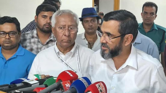 ফেরারি আসামি নির্বাচনে অংশ নিতে পারবে না: ইসি