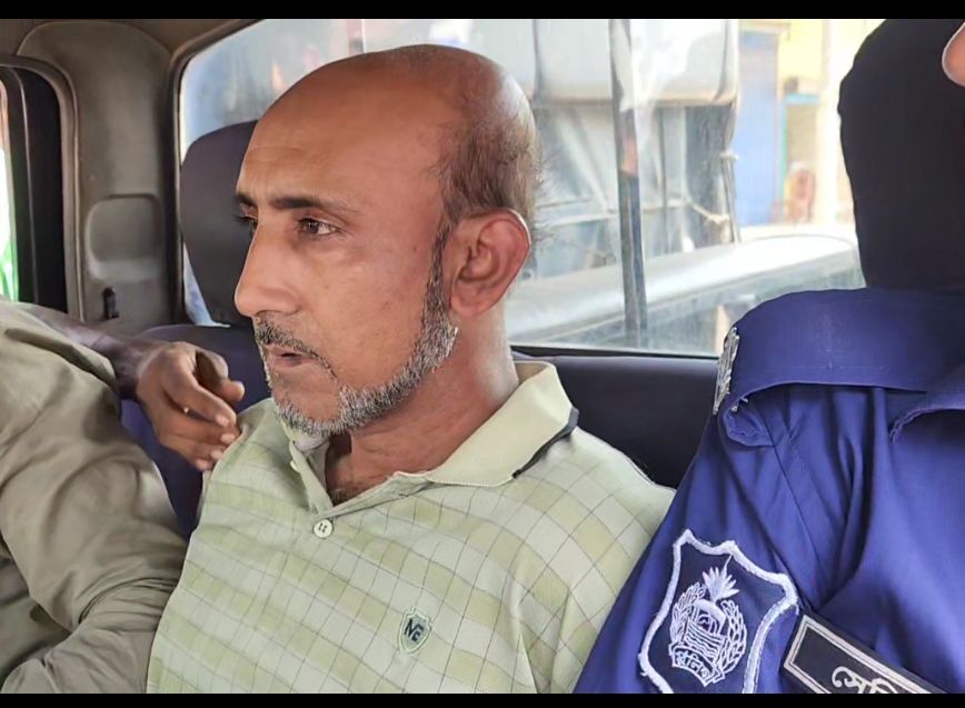 বড়াইগ্রামে বিকাশ কর্মীকে অপহরণ; ভুয়া পুলিশ আটক