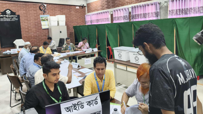 জাকসু ভোট: ৩ ঘণ্টায় কোথাও স্বাভাবিক, কোথাও কম