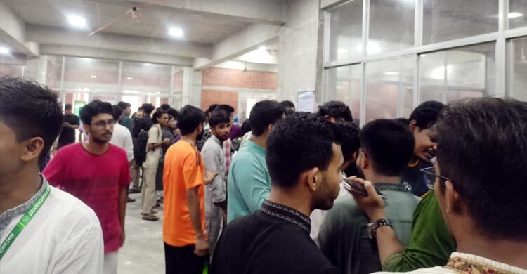 বিভিন্ন অভিযোগের মধ্য দিয়ে জাকসুর ভোটগ্রহণ সমাপ্ত, চলছে গণনা