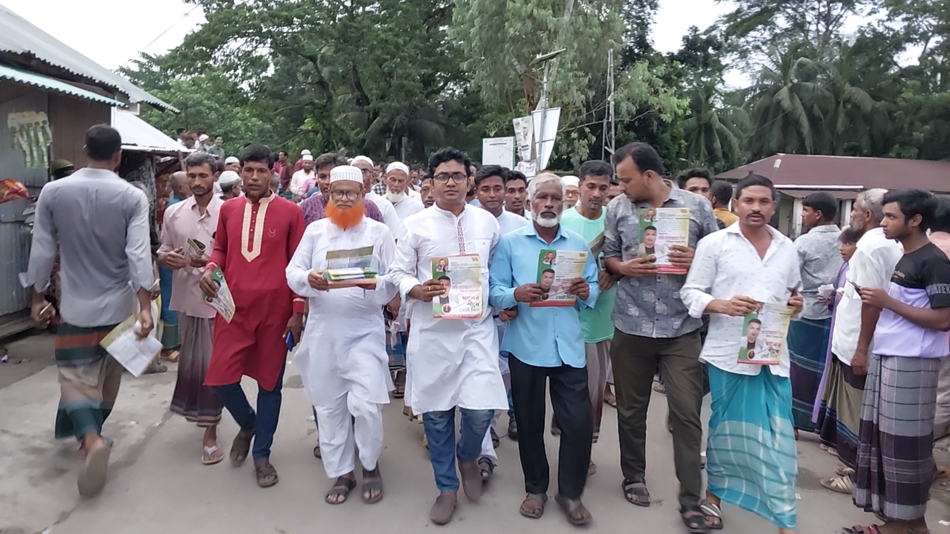 তারেক রহমানের ৩১ দফা বাস্তবায়নে মোরেলগঞ্জে লিফলেট বিতরণ