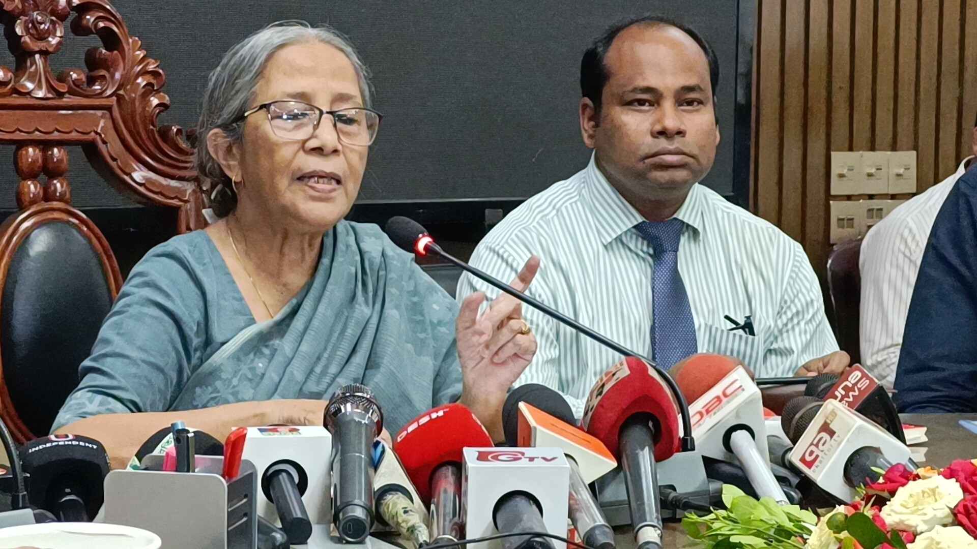 দুর্গা পূজায় ১২শ মেট্রিকটন ইলিশ ভারতে পাঠানোর সিদ্ধান্ত: মৎস্য ও প্রাণিসম্পদ উপদেষ্টা