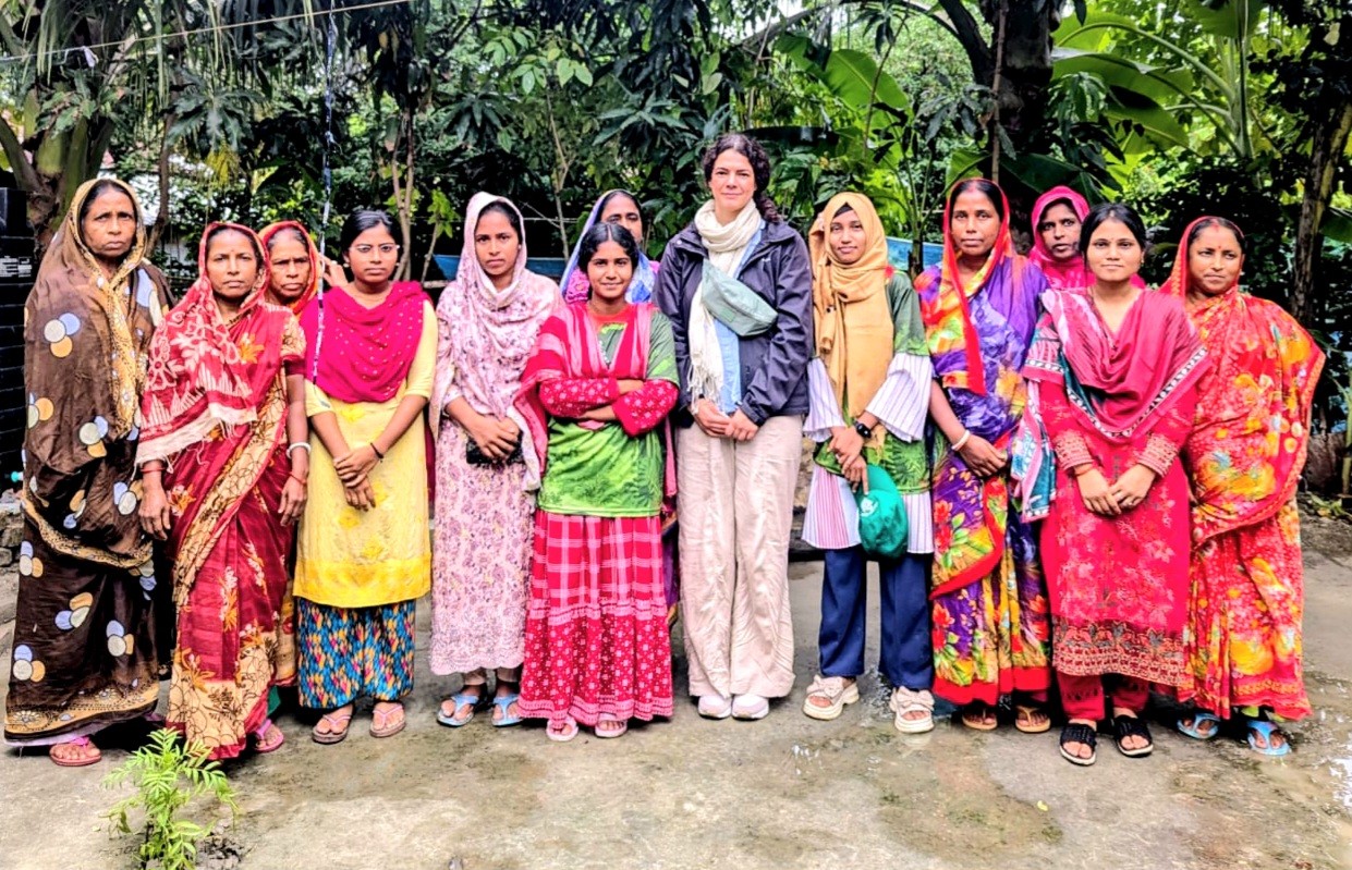 রামপালের কাঠামারিকে পলিথিন দুষণ মুক্ত গ্রাম ঘোষণা