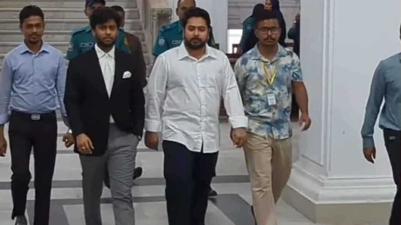 ট্রাইব্যুনালের বিচারকাজে সন্তুষ্ট, আশা করি দ্রুত ন্যায়বিচার পাব: নাহিদ ইসলাম