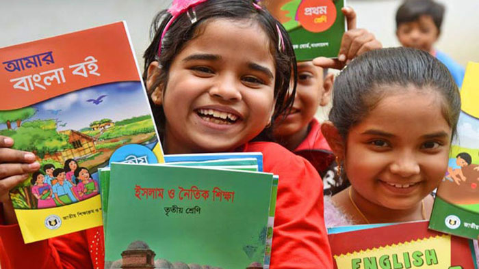 এবার জানুয়ারিতেই নতুন বই পাবে শিক্ষার্থীরা: অর্থ উপদেষ্টা