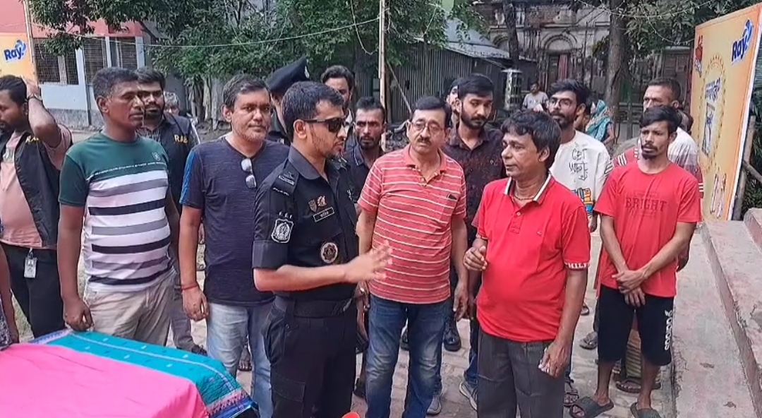 ফরিদপুরে গুজব এড়াতে র‍্যাবের আহ্বান: তথ্য যাচাই করে সহায়তা নিন