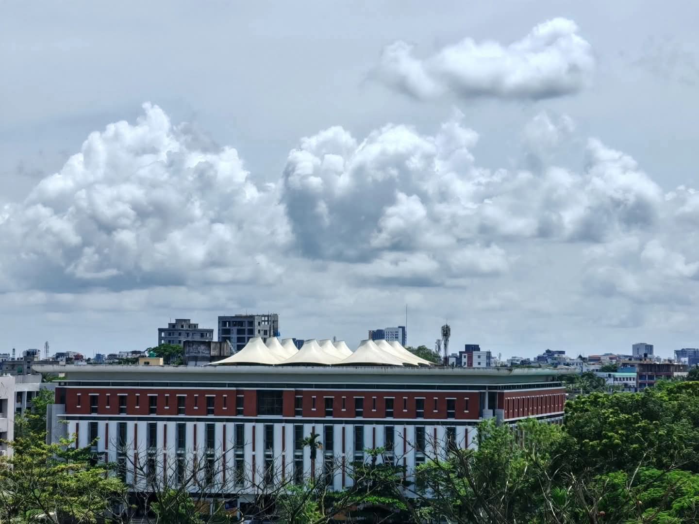 নিজস্ব পদ্ধতিতে ভর্তি পরীক্ষা নেবে খুবি, নির্বাচনের কারণে এগিয়ে আসতে পারে তারিখ