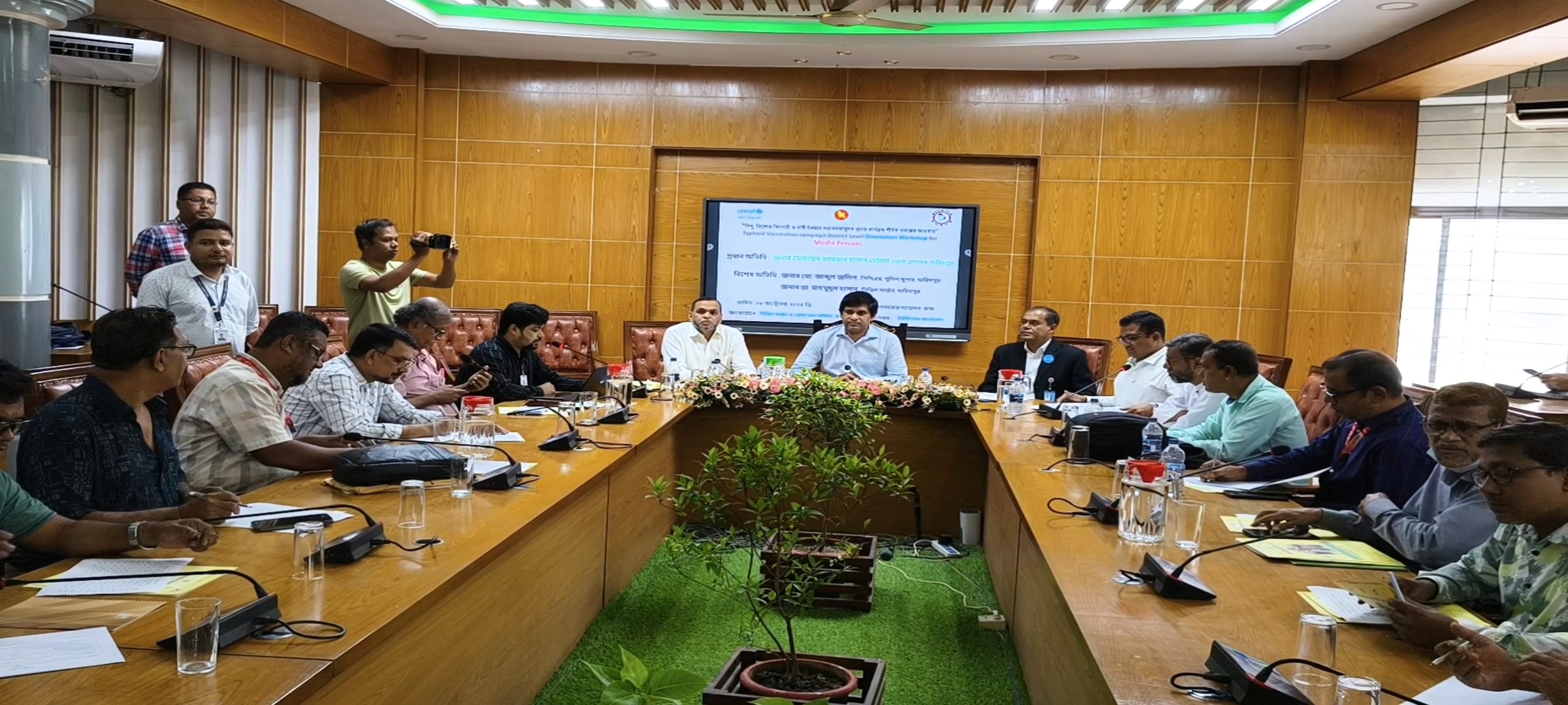 ফরিদপুরে মাসব্যাপী টাইফয়েড টিকাদান কর্মসূচি: ৫ লাখের বেশি শিশুকে বিনামূল্যে টিকা