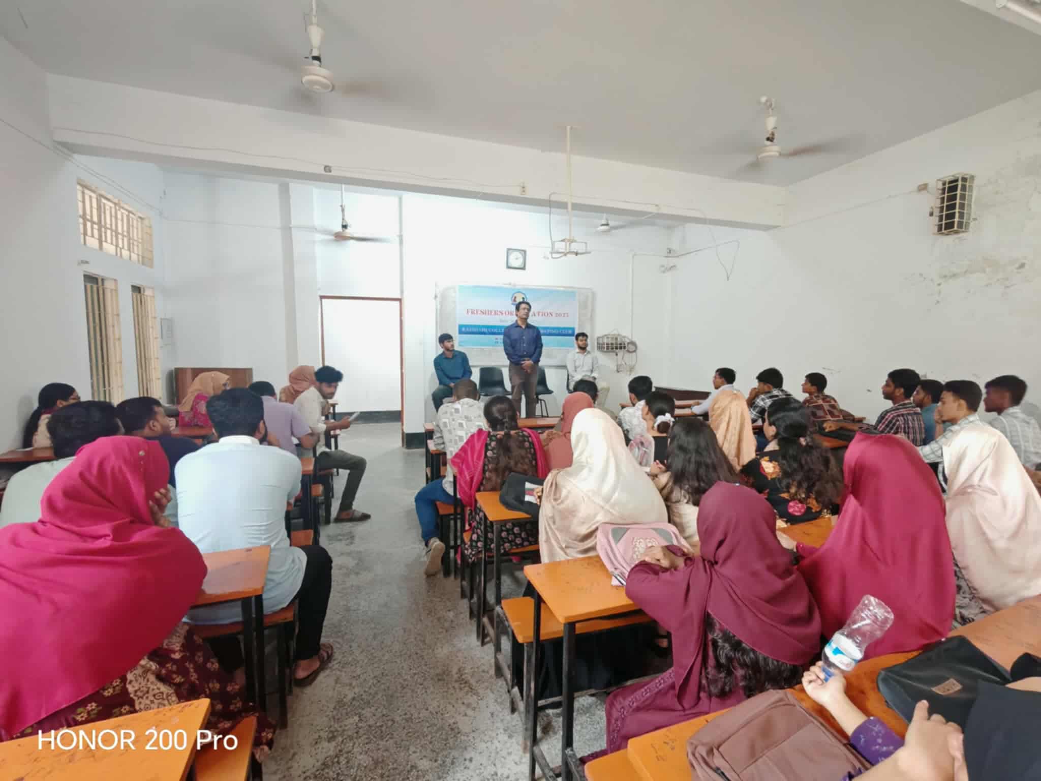 মিরর ডিবেটিং ক্লাবের নবীনবরণ অনুষ্ঠিত