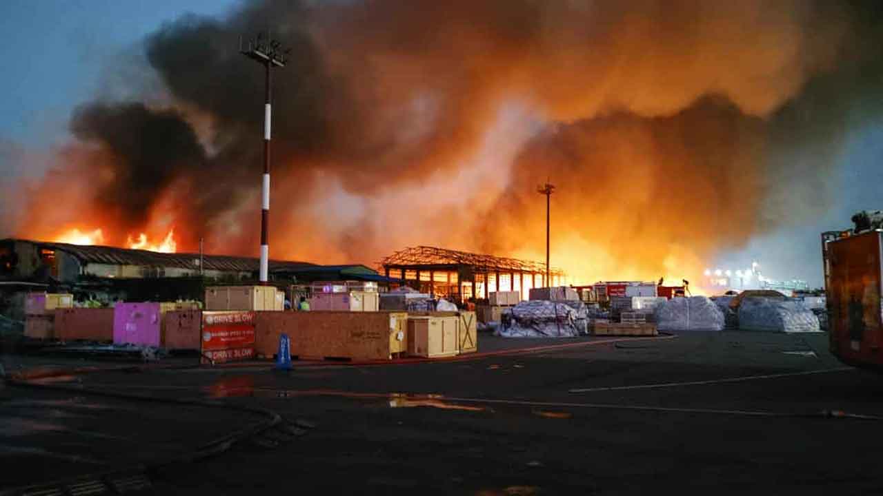 রাত ৯টা পর্যন্ত শাহজালাল বিমানবন্দরের ফ্লাইট ওঠানামা বন্ধ