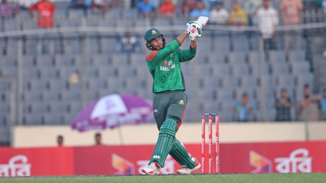 রিশাদের ঝড়ে দুইশ ছাড়ানো সংগ্রহ পেল বাংলাদেশ