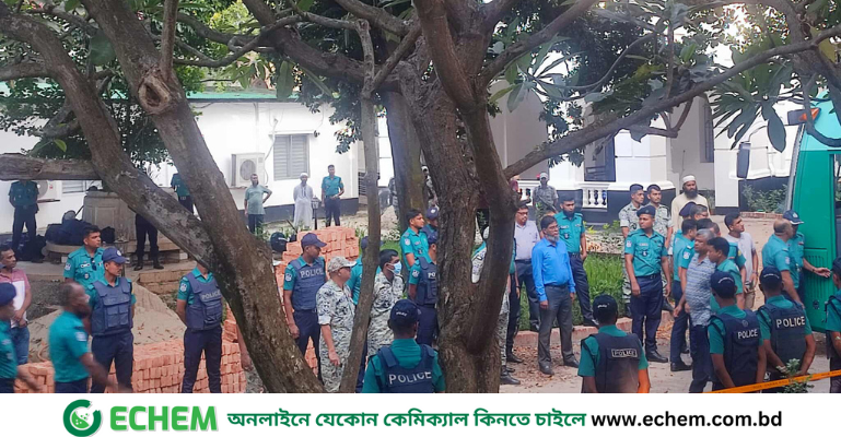 সেনা কর্মকর্তাদের ট্রাইব্যুনালে আনা হয়েছে