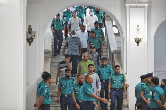 ১৫ সেনা কর্মকর্তাকে নেওয়া হলো সেনানিবাসের অস্থায়ী কারাগারে