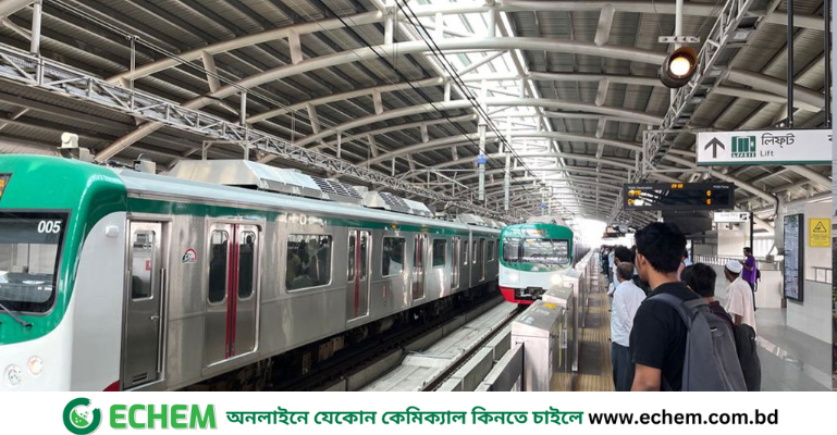 গতি কমিয়ে চলছে মেট্রোরেল