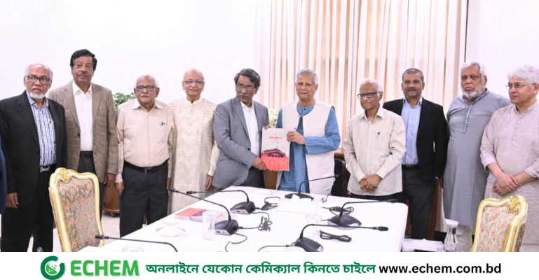 জুলাই জাতীয় সনদ বাস্তবায়নের সুপারিশমালা প্রধান উপদেষ্টার কাছে হস্তান্তর