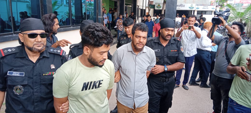 ফরিদপুরে পিস্তল ঠেকিয়ে ছিনতাই: ভাইরাল ডন শরীফ সহযোগীসহ র‍্যাবের জালে