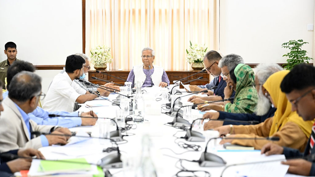 ‘হযবরল’ যোগাযোগ ব্যবস্থাকে শৃঙ্খলায় আনার তাগিদ প্রধান উপদেষ্টার