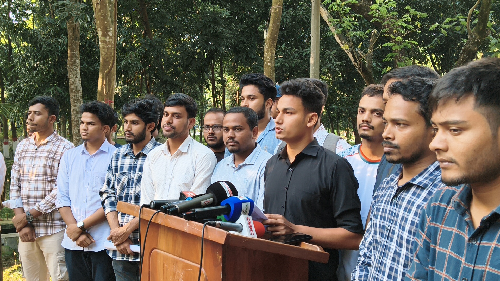 ব্রাকসু গঠনতন্ত্রের ত্রুটি সংশোধনের দাবি ছাত্রদল সমর্থিত প্যানেলের