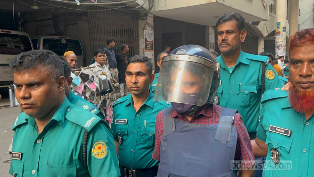 ছাত্রের ‘যৌন নিপীড়নের’ মামলায় ঢাবি শিক্ষক কারাগারে