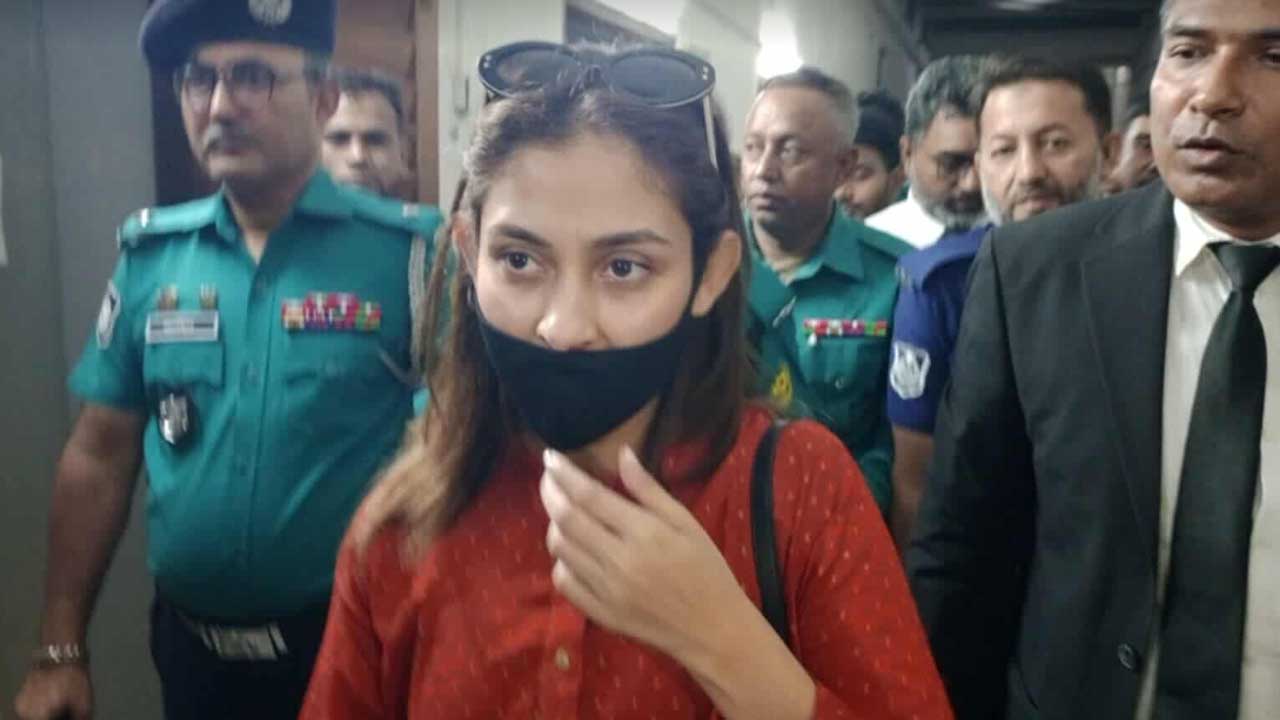 আত্মসমর্পণ করে জামিন পেলেন অভিনেত্রী মেহজাবীন